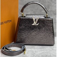 Сумка Louis Vuitton Capucines BB Grey Metallic
