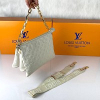 Сумка Louis Vuitton Coussin Pm белая 