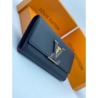 Кошелек Louis Vuitton CAPUCINES кожаный черный