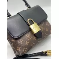 Сумка Louis Vuitton Croisette с замком черная